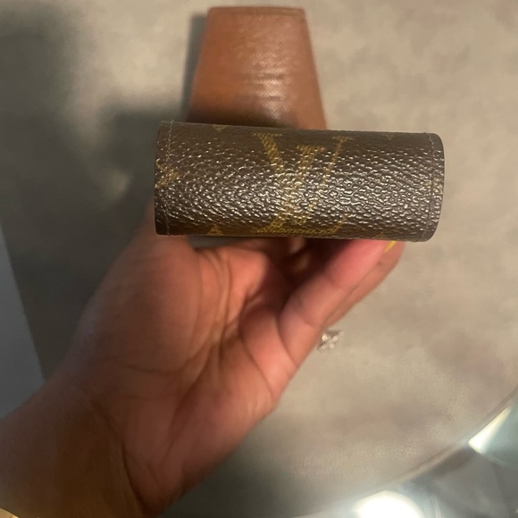Louis Vuitton Cigarette Holder - Picture 11 of 12